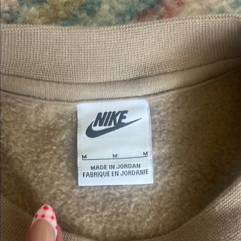 Nike Men's Beige Crewneck Sweater - Picture 2 of 2